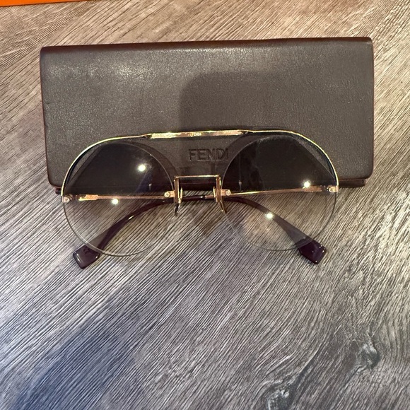 FENDI FRAMELESS SUNGLASSES - Picture 3 of 3